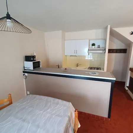 Σπίτι διακοπών Maison Bord De Mer, Dans Impasse Au Calme D'une Residence. *