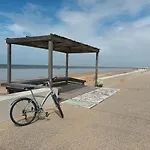 別荘 Maison Bord De Mer, Dans Impasse Au Calme D'une Residence. *