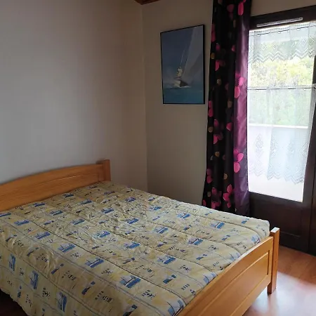 Maison Bord De Mer, Dans Impasse Au Calme D'une Residence.