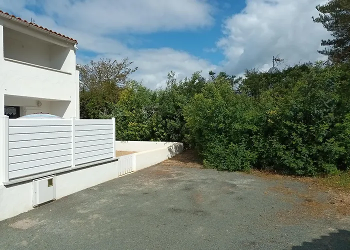 Maison Bord De Mer, Dans Impasse Au Calme D'une Residence. بيت للعطل